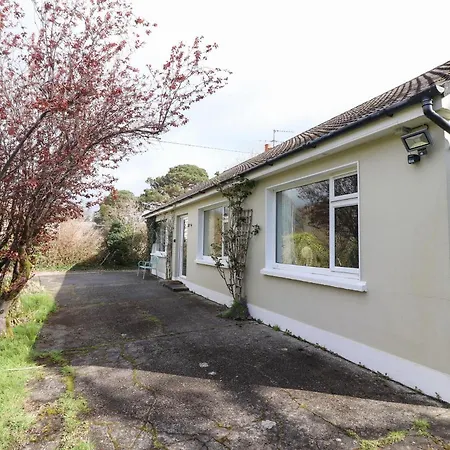 Holiday home Rowantree *